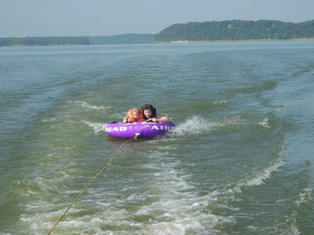 sophia and ellie on tube